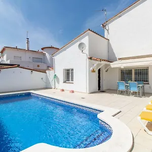 Goldhome - Montseny 11 - Private Heated Pool Villa Empuriabrava